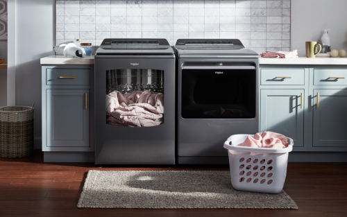 金属灰色惠而浦®洗衣机和烘干机